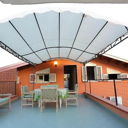 Couette-café Matari 3*